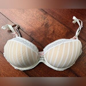 Betsey Johnson Lace Bra in Peach and White 32C